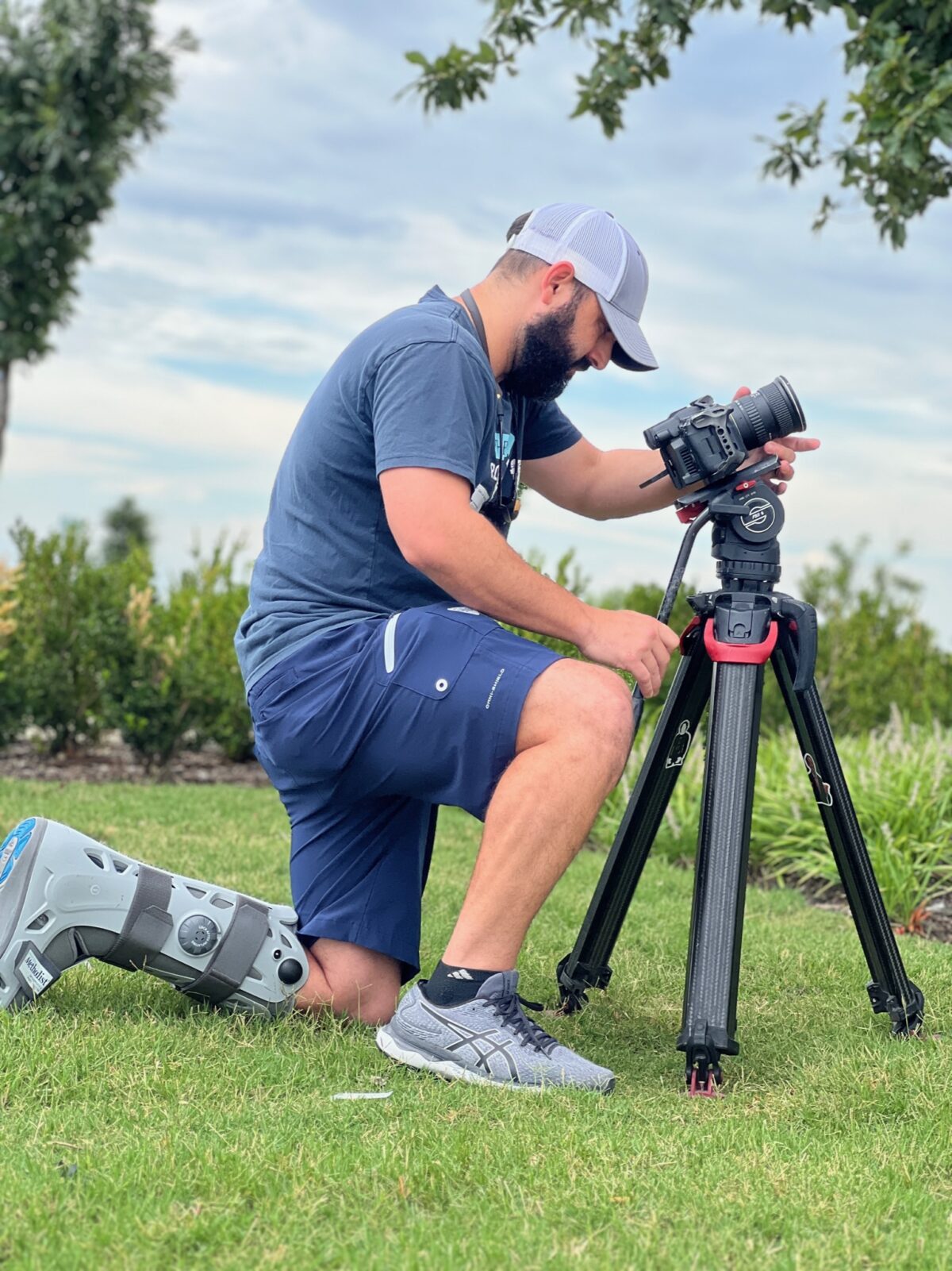 Behind the scenes at Cut to Create's video production shoot for Mitsubishi Logisnext featuring the Dallas Cowboys and how they use Jungheinrich and Cat Lift Trucks.